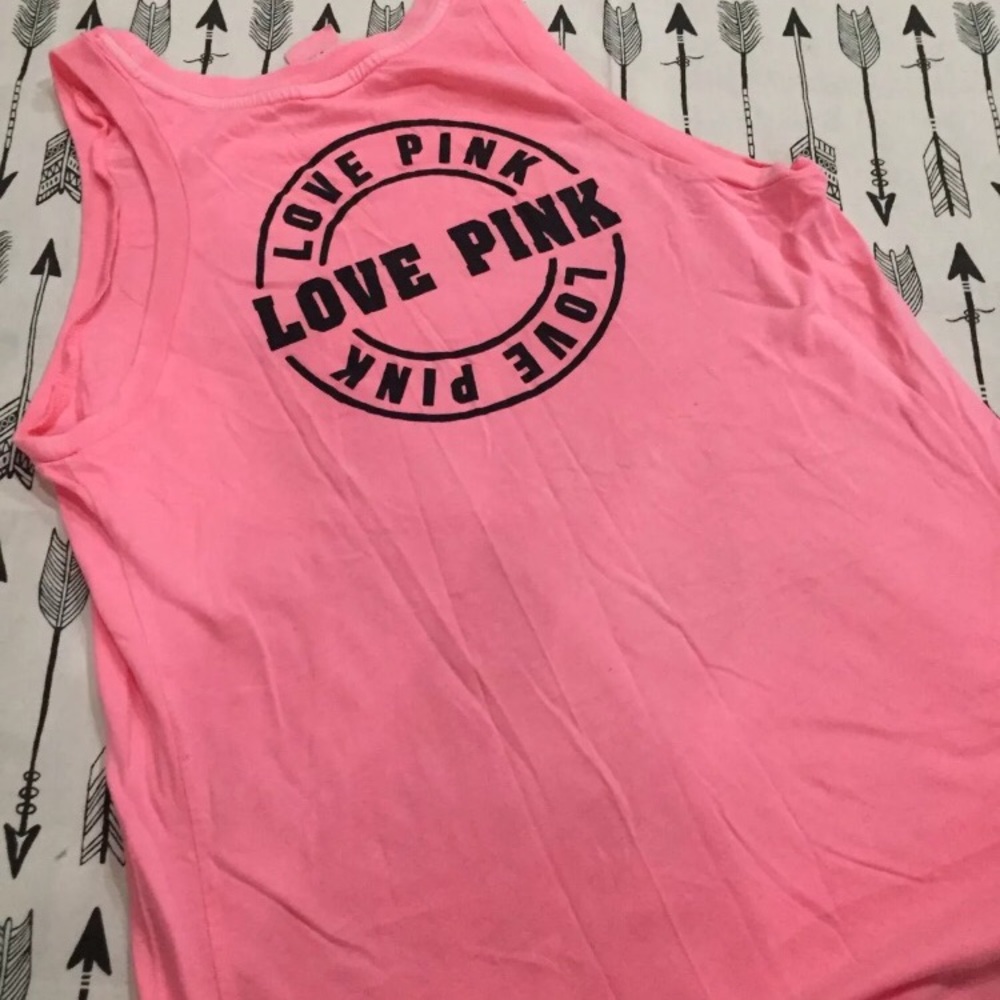 Vs pink top size small